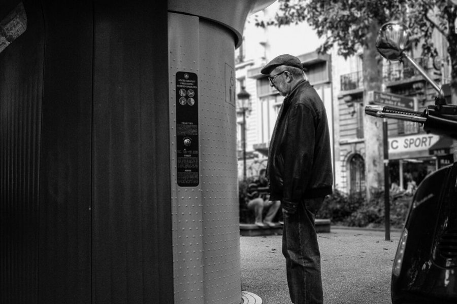 Comment le covid-19 amène à repenser les toilettes publiques ?